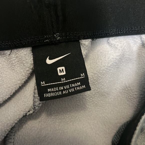 Nike therma sweatpant - Picture 2 of 3